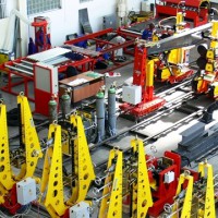 Automatizovaná linka určená na zváranie nosníkov ľahkých oceľových hál