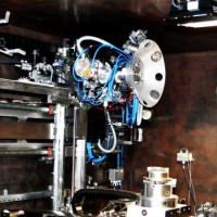 Elektrónové delo pre prácu vo vákuu so systémom riadenia a monitorovania zvárania